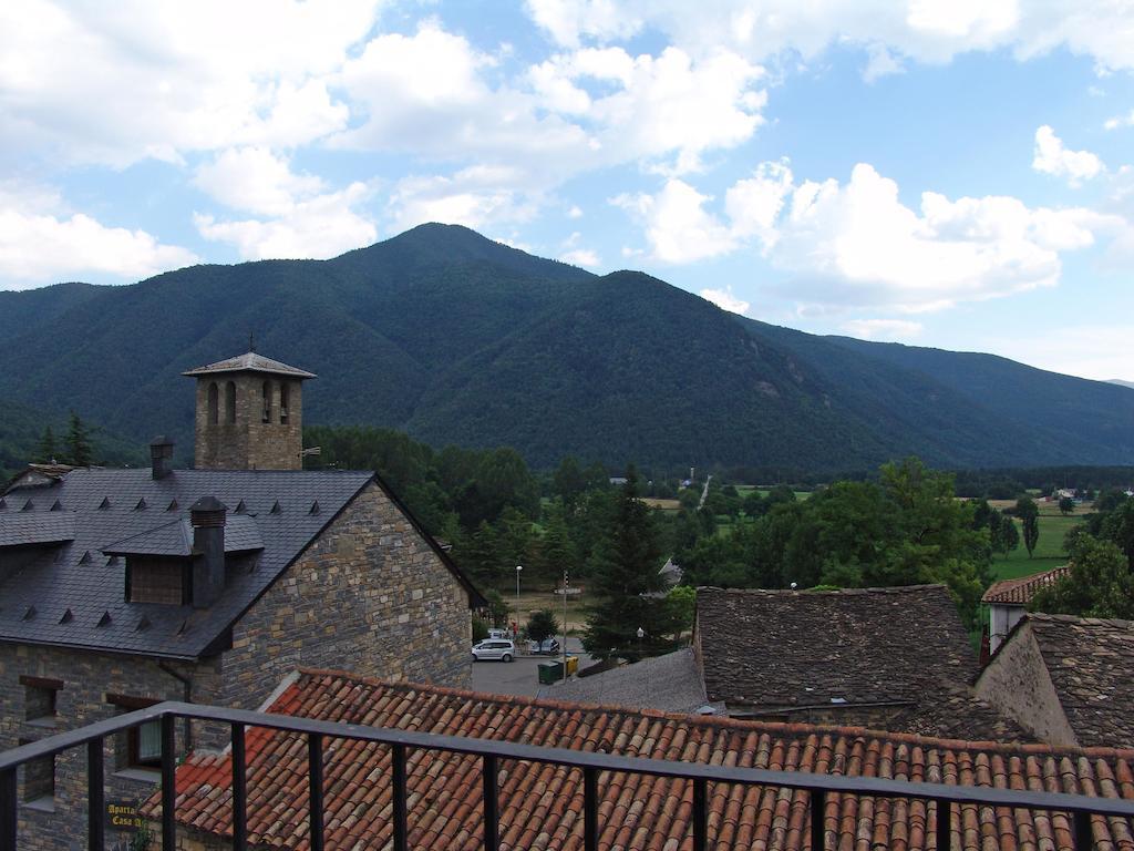 Hostal Pirineos Sarvisé Cameră foto